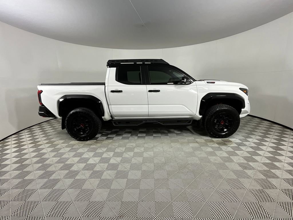 Used 2025 Toyota Tacoma TRD Pro AWD/4WD image 5