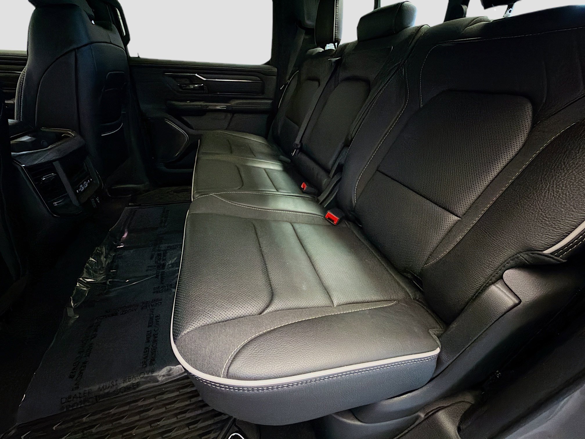 Used 2025 RAM 1500 Limited AWD/4WD image 13