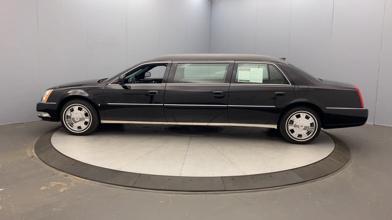 Used 2009 Cadillac DTS Limousine FWD image 2