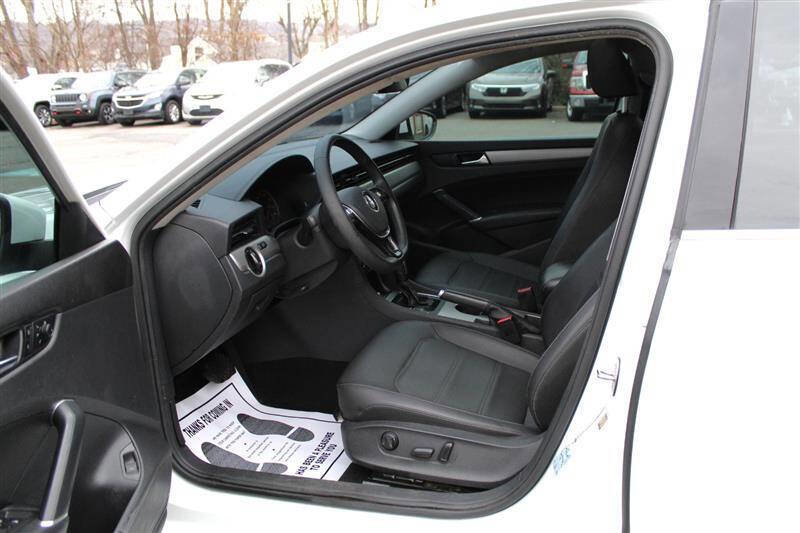 Used 2021 Volkswagen Passat 2.0T SE image 10