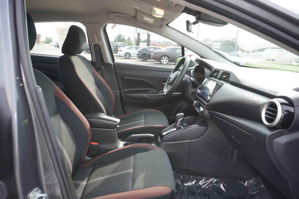 Used 2024 Nissan Versa SR FWD image 28