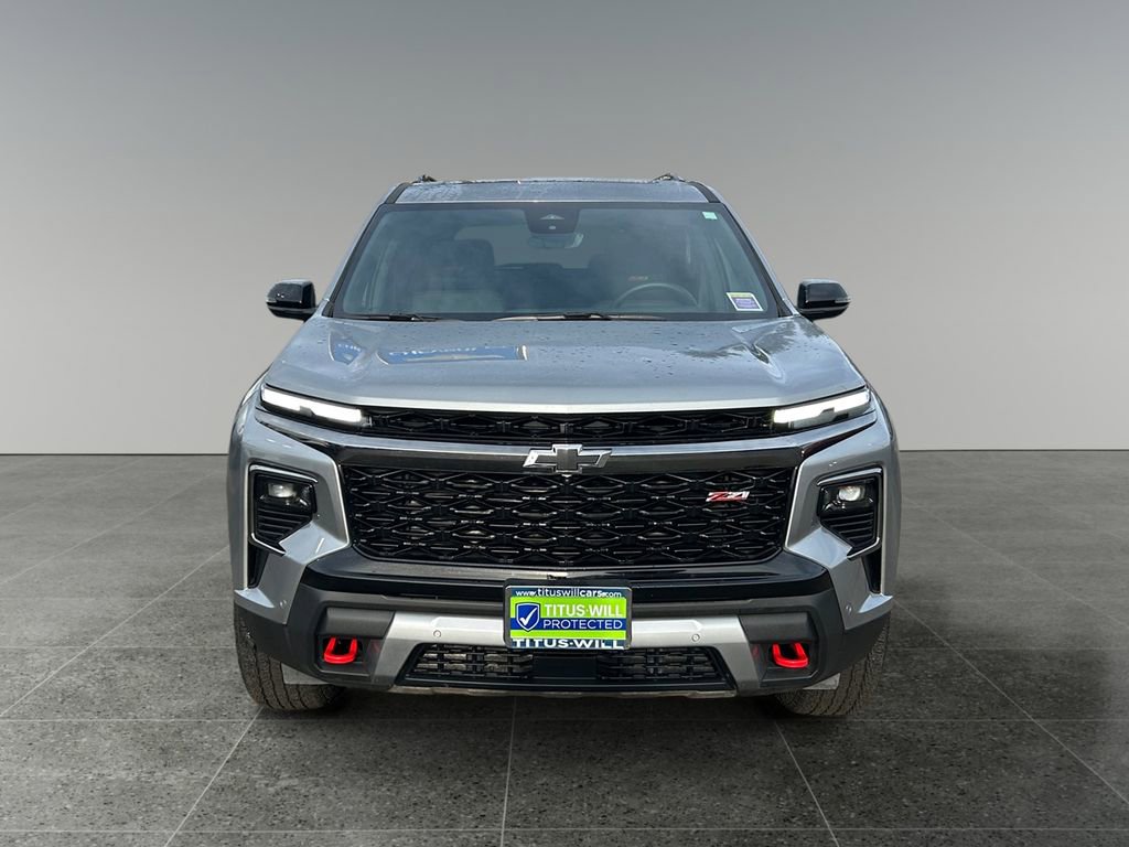 Used 2025 Chevrolet Traverse Z71 image 2