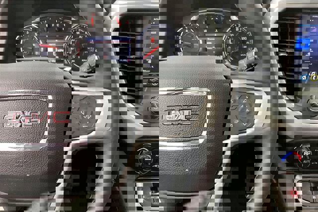 Certified 2023 GMC Acadia SLT w/ Preferred Package image 24