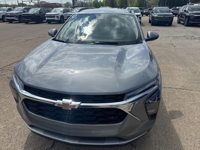 Certified 2025 Chevrolet Trax LT w/ LT Convenience Package FWD image 7