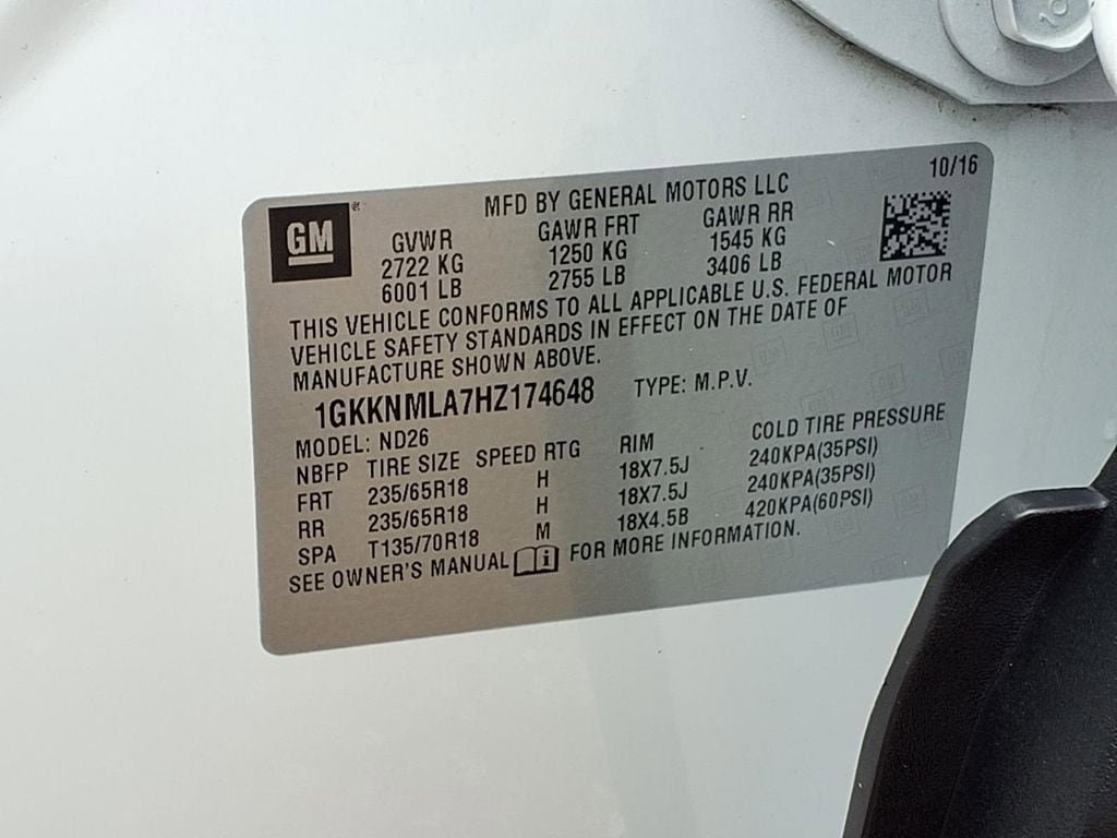 Used 2017 GMC Acadia SLT w/ LPO, Floor Liner Package FWD image 13