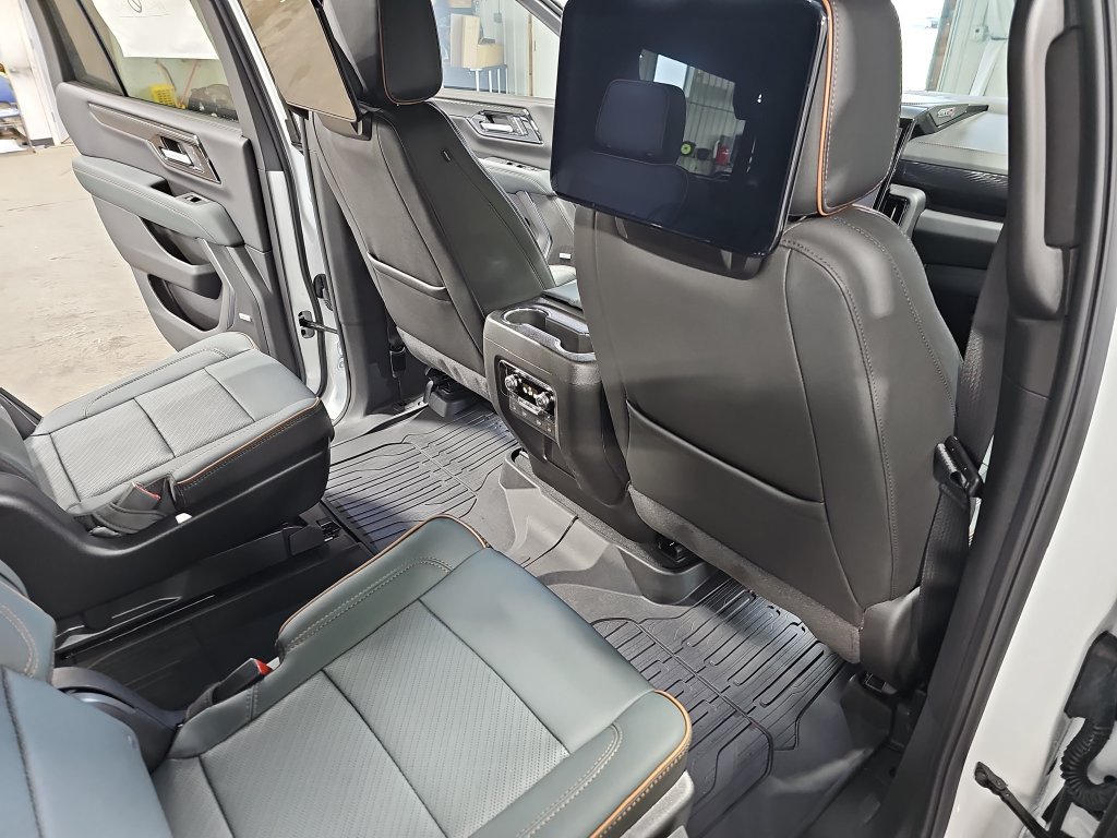 New 2026 GMC Yukon AT4 AWD/4WD image 11