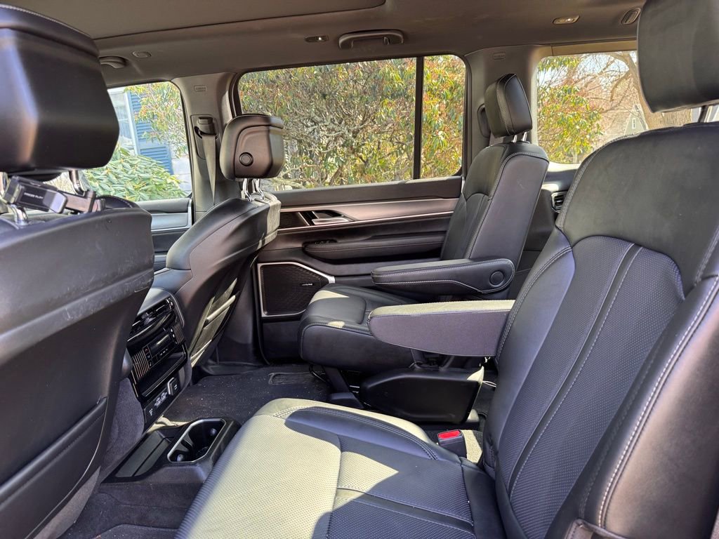 Used 2024 Jeep Wagoneer Series II image 21