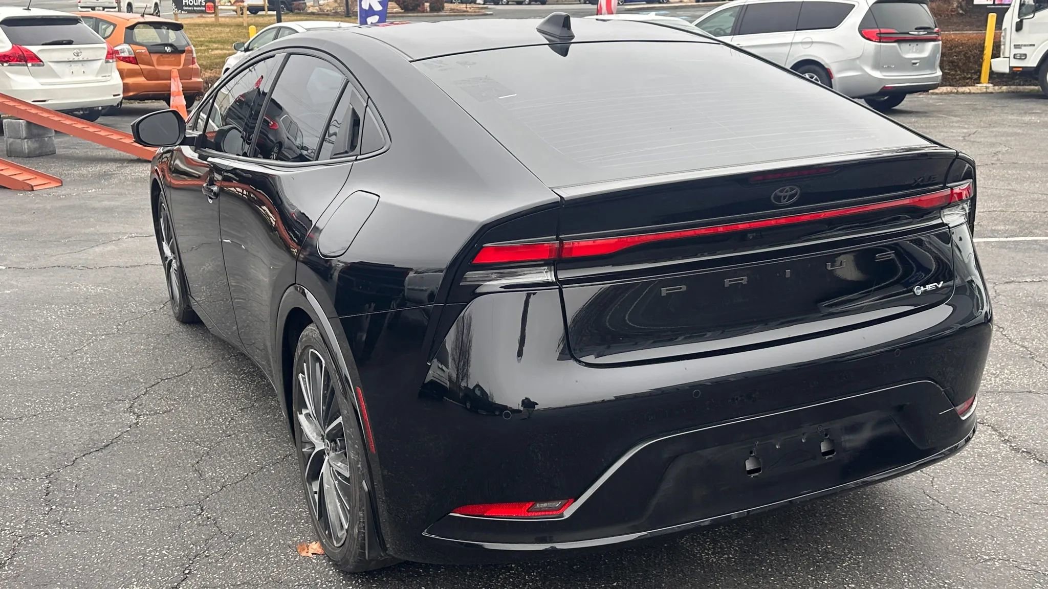 Used 2025 Toyota Prius XLE image 7