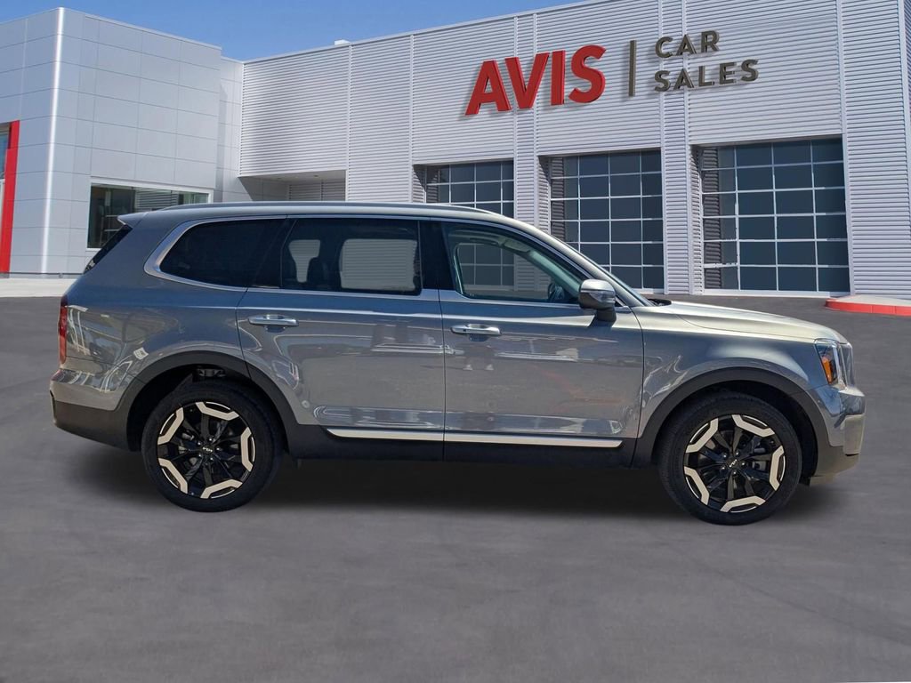 Used 2025 Kia Telluride S image 7
