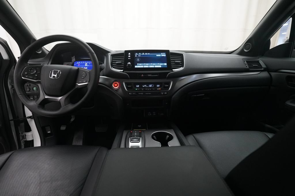 Certified 2025 Honda Passport EX-L image 5