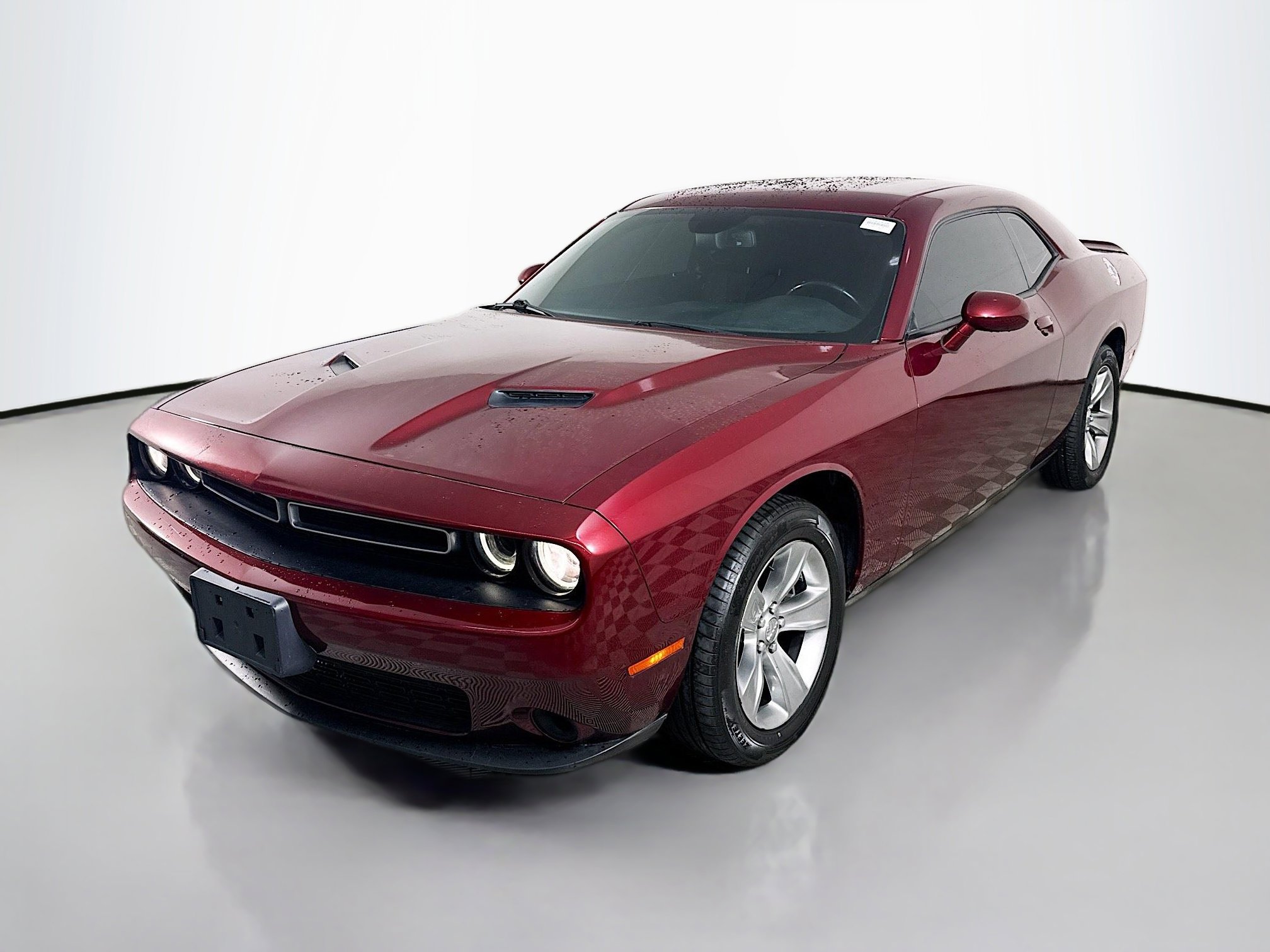 Used 2019 Dodge Challenger SXT image 4