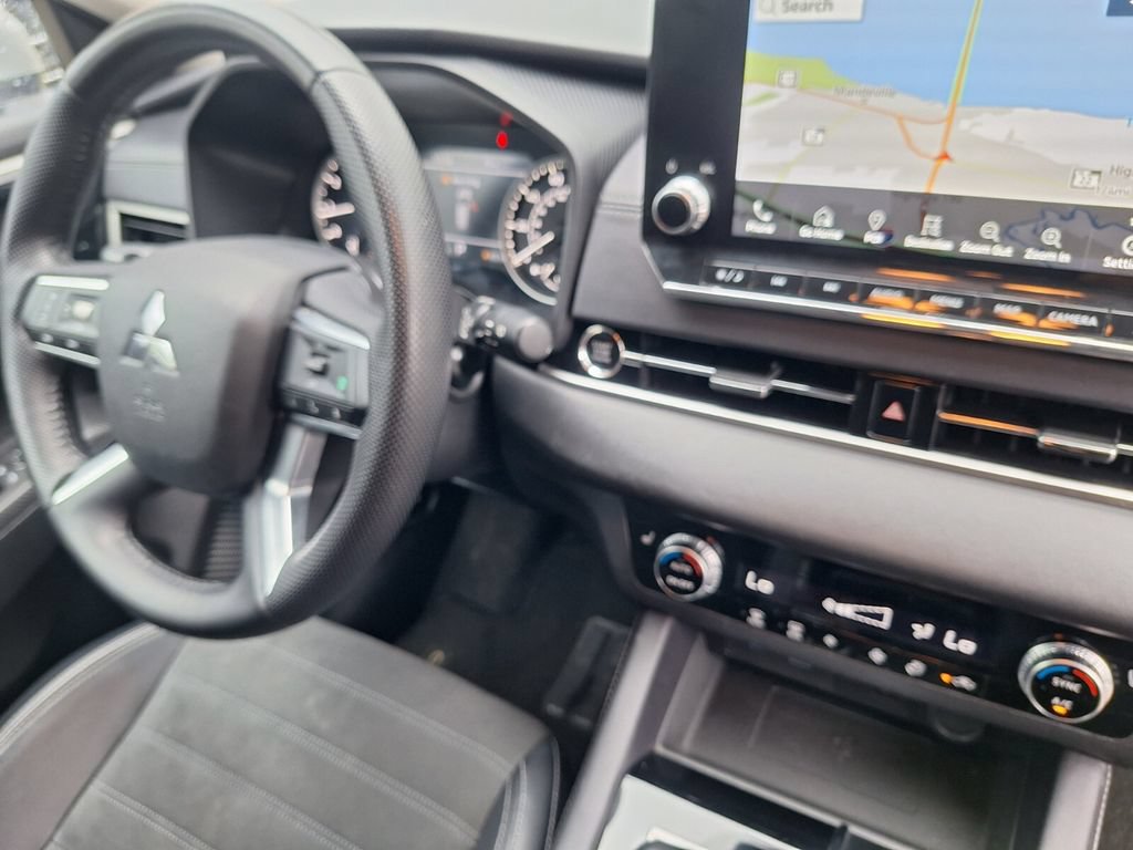Used 2024 Mitsubishi Outlander SE Black Edition FWD image 33