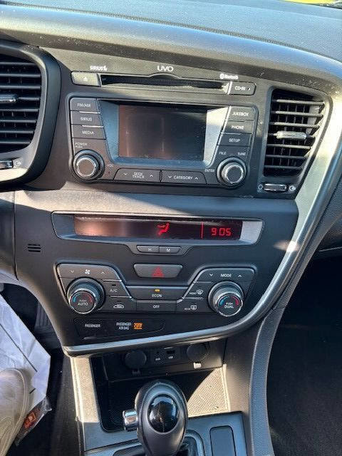 Used 2011 Kia Optima EX FWD image 37