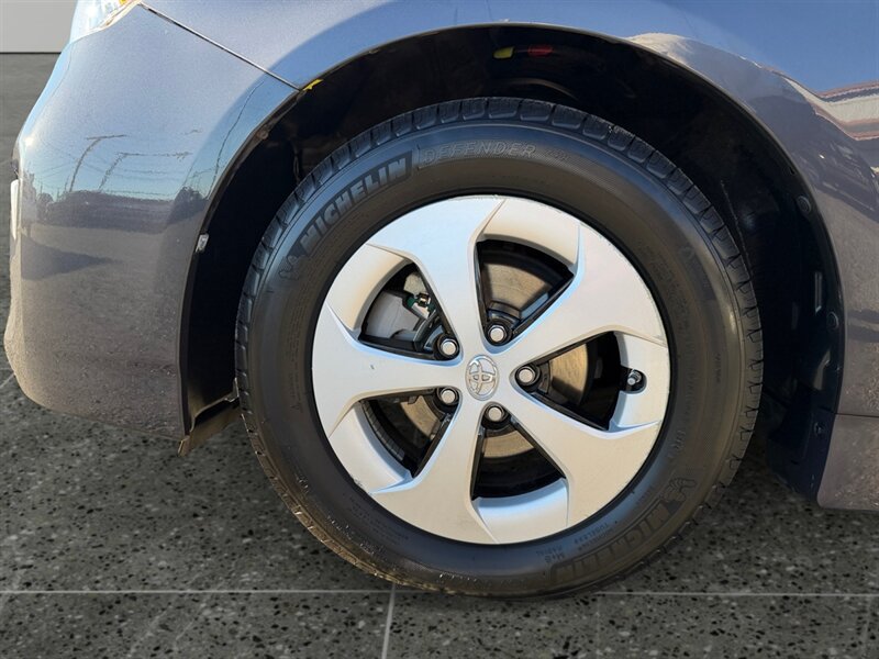 Used 2015 Toyota Prius Two FWD image 15