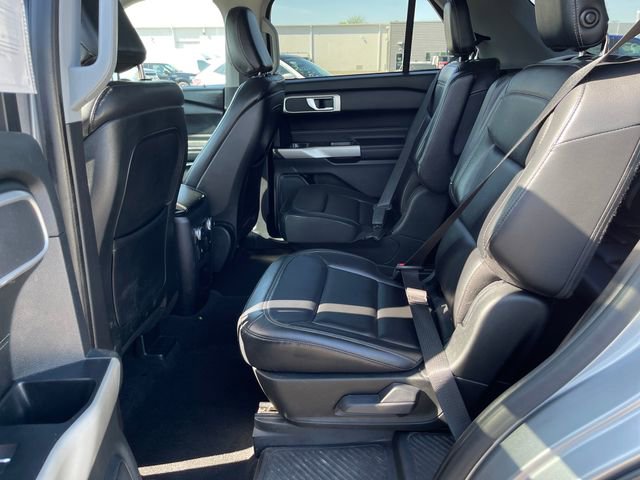 Used 2020 Ford Explorer XLT w/ Equipment Group 202A AWD/4WD image 19