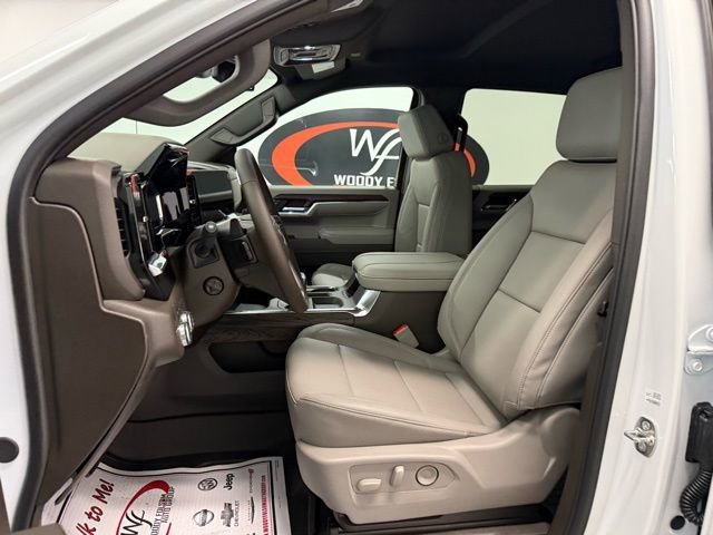 New 2026 GMC Sierra 1500 SLT w/ SLT Premium Plus Package image 9