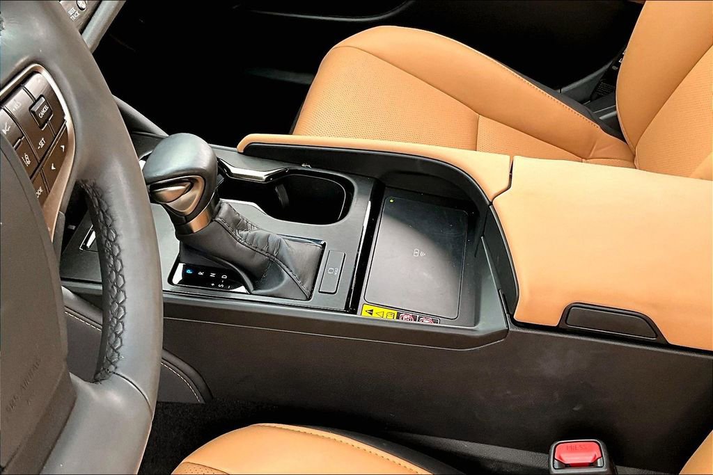 Used 2024 Lexus ES 350 w/ Premium Package image 15