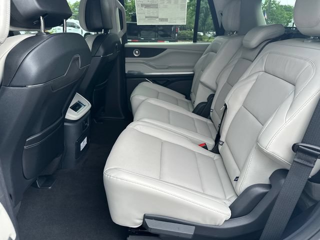 New 2026 Lincoln Navigator Reserve AWD/4WD image 22
