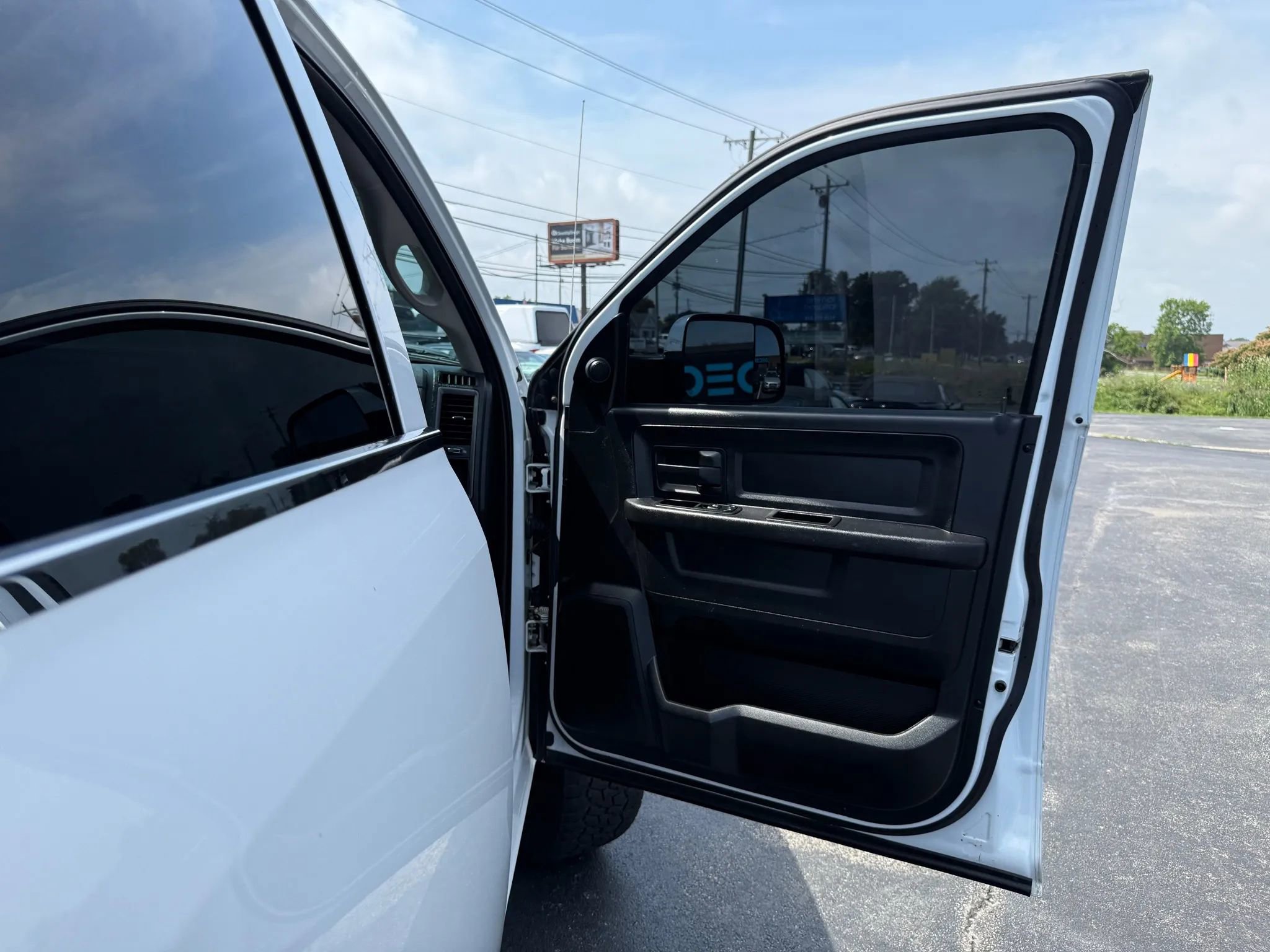 Used 2013 RAM 2500 Tradesman w/ Chrome Appearance Group image 30