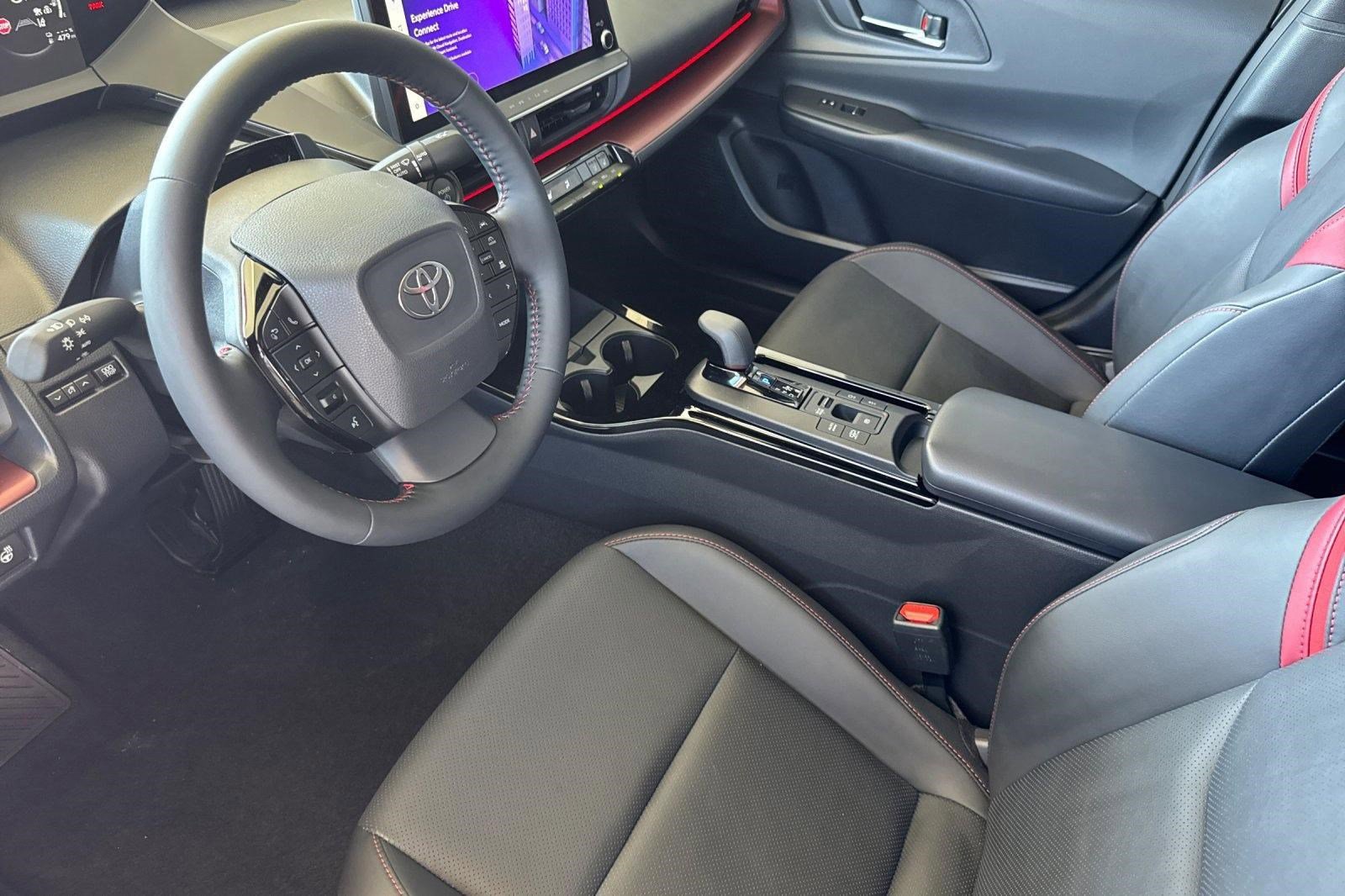 Used 2025 Toyota Prius Plug-In Hybrid w/ Limited Premium Package image 4