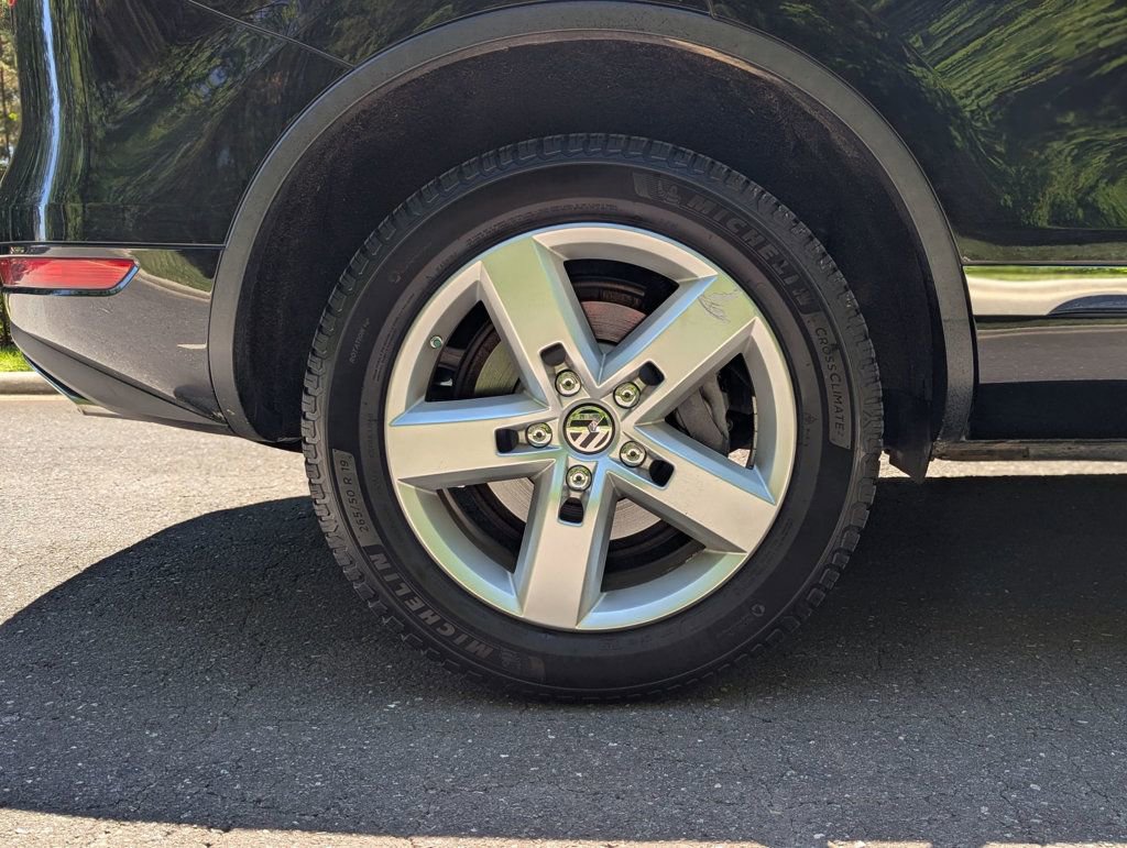 Used 2014 Volkswagen Touareg TDI AWD/4WD image 12