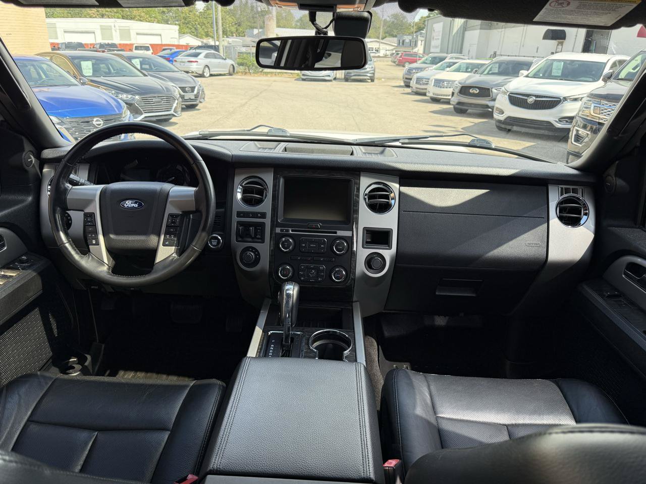 Used 2015 Ford Expedition Limited w/ Equipment Group 301A AWD/4WD image 27