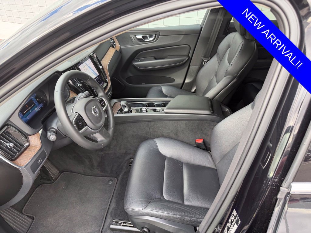 Used 2023 Volvo XC60 B5 Plus w/ Protection Package Premier FWD image 11