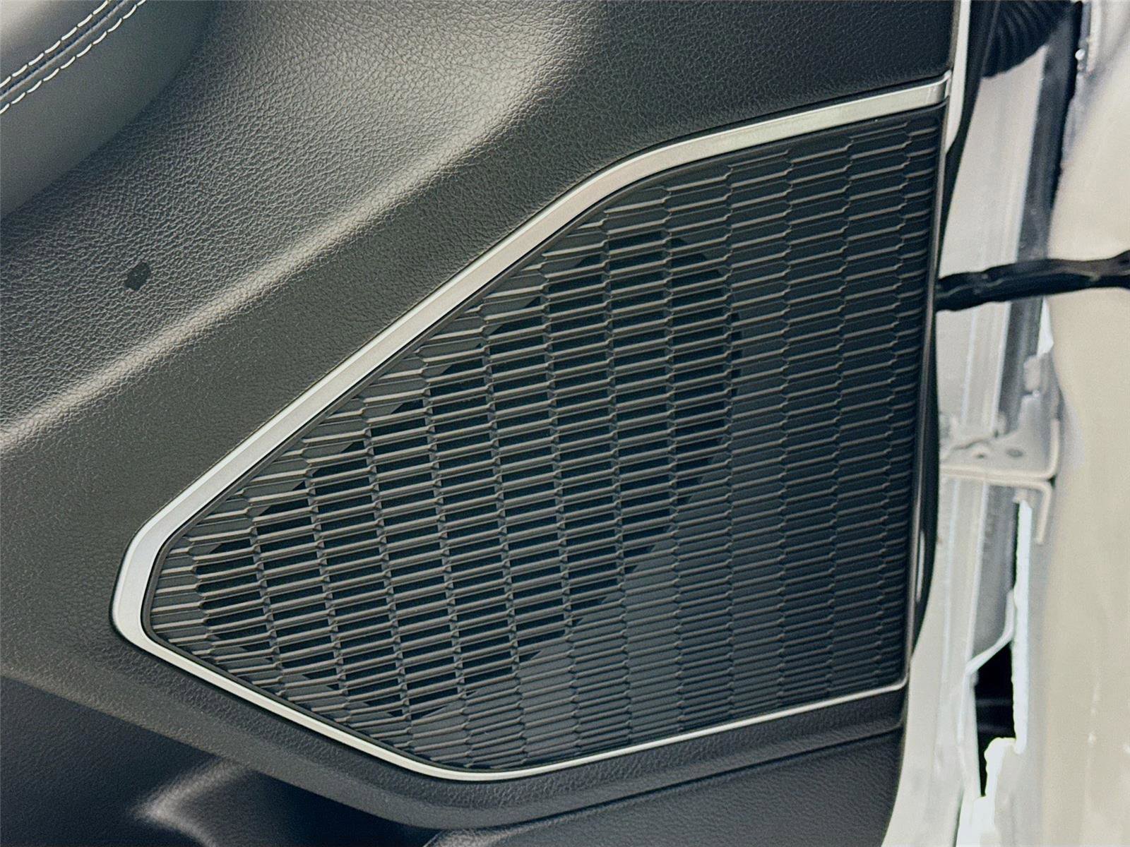 New 2026 Jeep Grand Cherokee Limited Reserve image 14