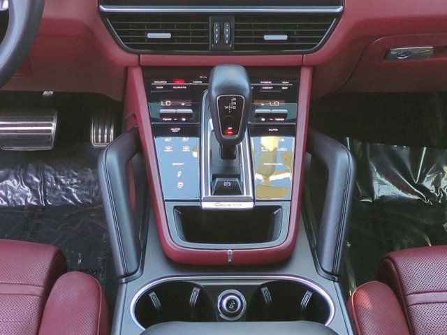 Used 2020 Porsche Cayenne S image 17