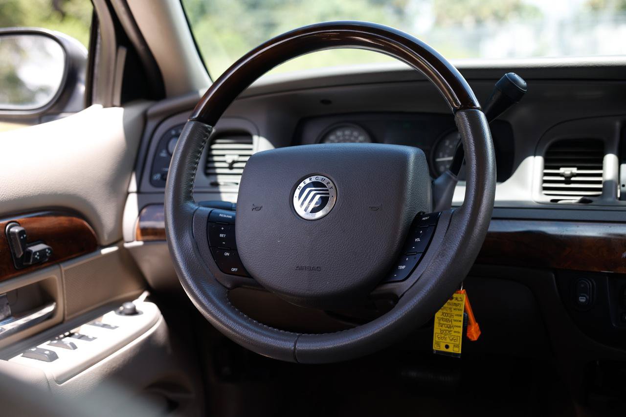 Used 2009 Mercury Grand Marquis LS RWD image 26