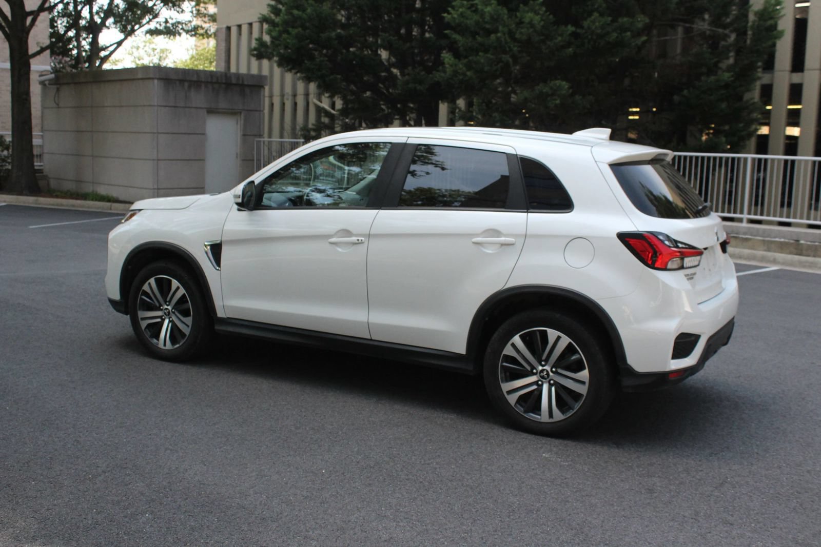Used 2021 Mitsubishi Outlander Sport SE AWD/4WD image 9
