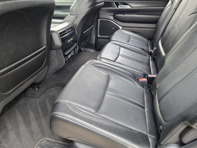 Certified 2024 Jeep Wagoneer L Series II RWD image 29