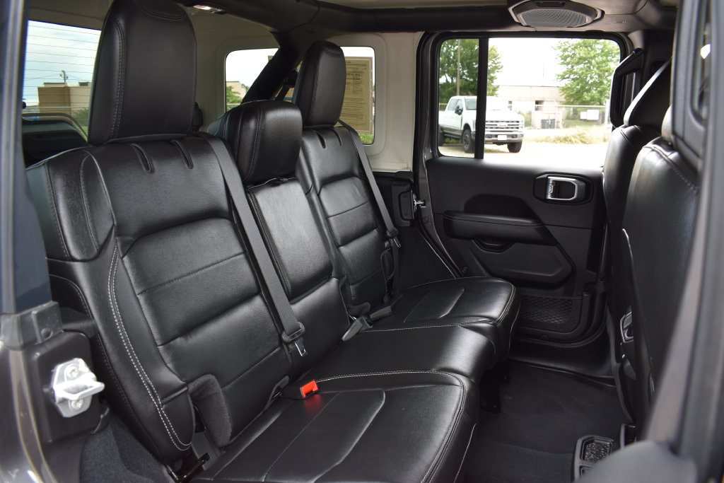 Used 2022 Jeep Wrangler Unlimited Sahara w/ LED Lighting Group AWD/4WD image 23
