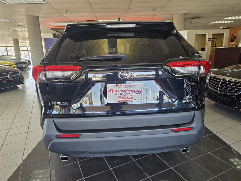 Used 2025 Toyota RAV4 XLE AWD/4WD image 5
