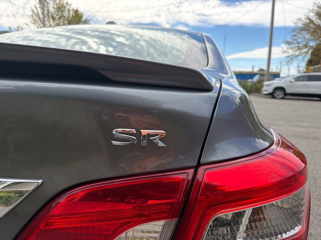 Used 2018 Nissan Sentra SR w/ Technology Package FWD image 10