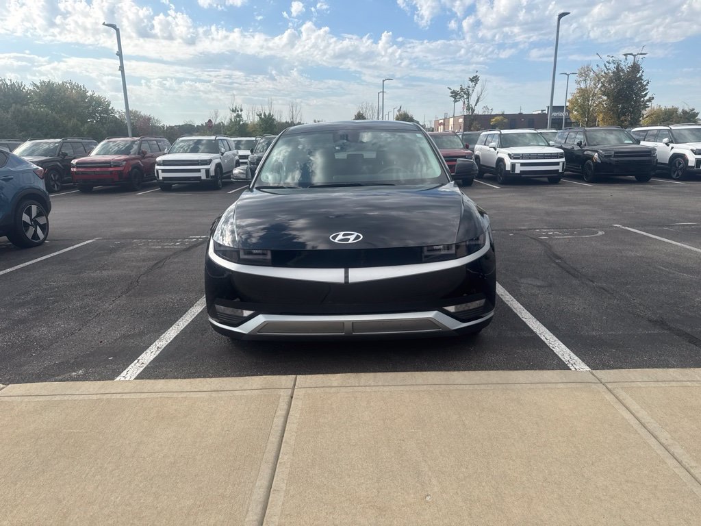 Used 2024 Hyundai Ioniq 5 SE AWD/4WD image 2