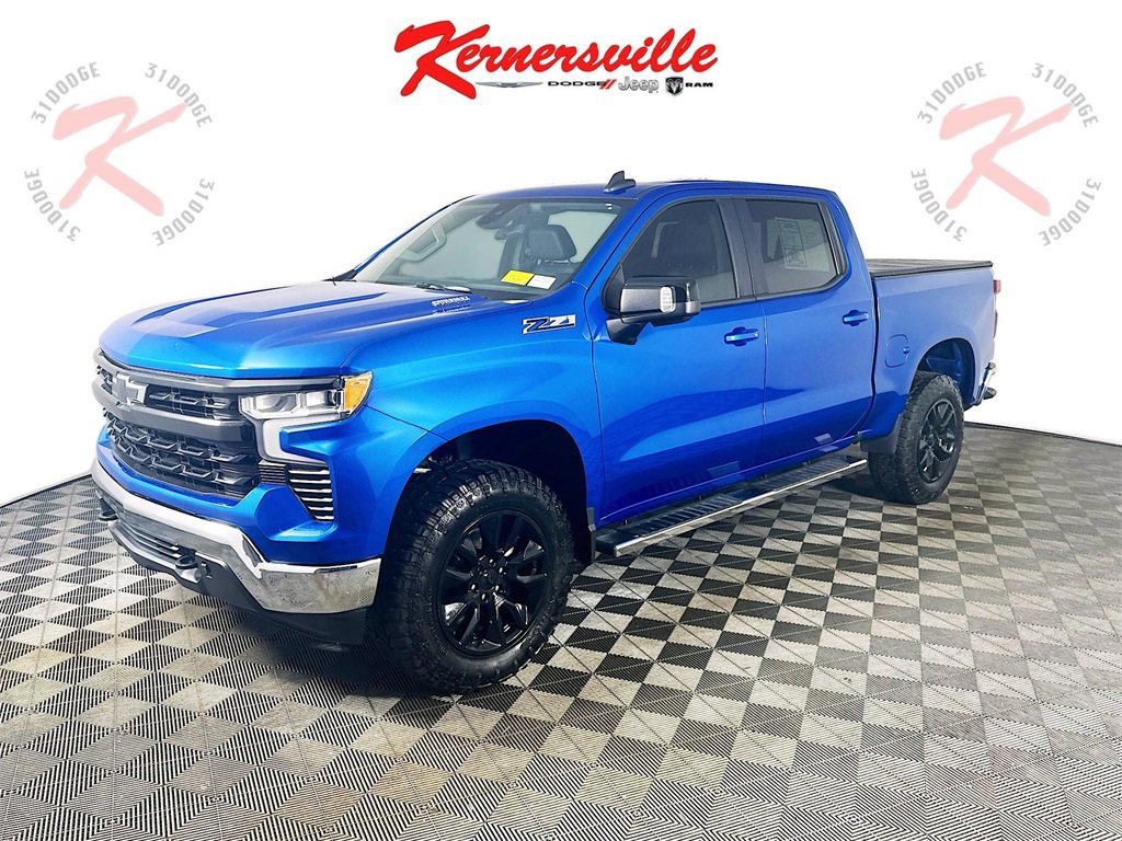 Used 2022 Chevrolet Silverado 1500 LT w/ Z71 Off-Road Package image 3