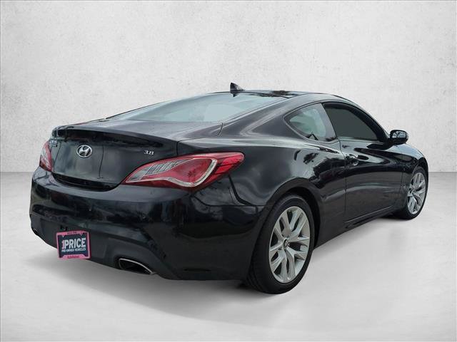 Used 2014 Hyundai Genesis 3.8 RWD image 5