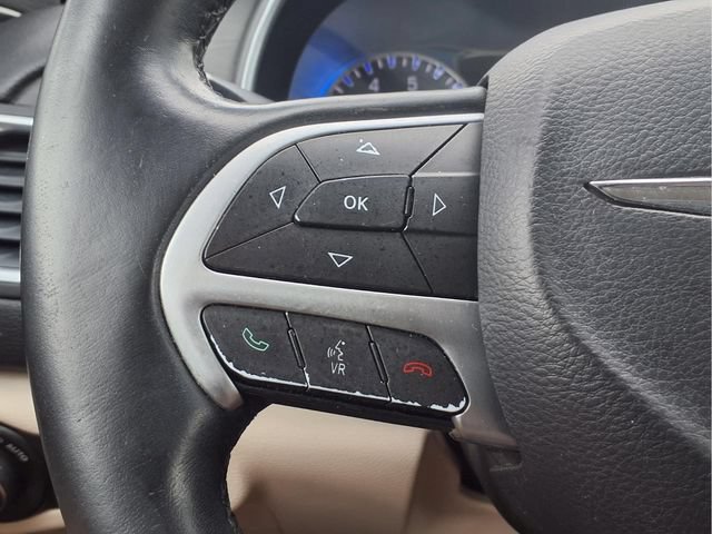 Used 2015 Chrysler 200 Limited w/ Convenience Group FWD image 11