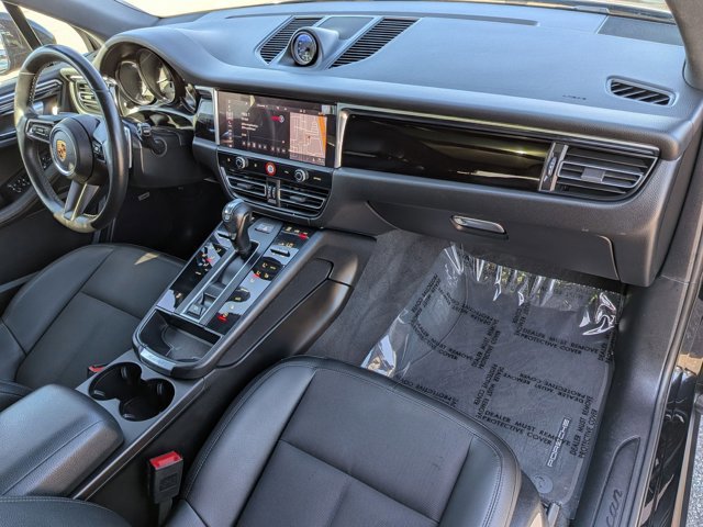 Used 2022 Porsche Macan AWD/4WD image 23