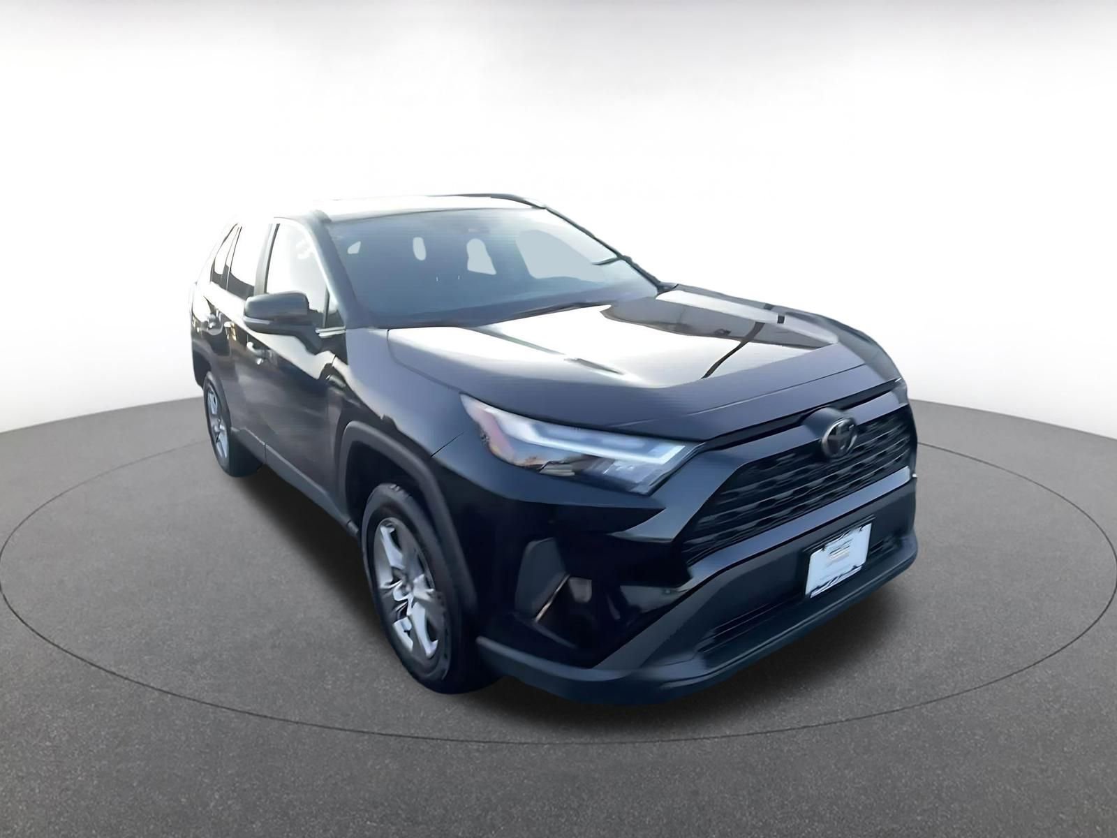 Used 2025 Toyota RAV4 XLE w/ Convenience Package image 3