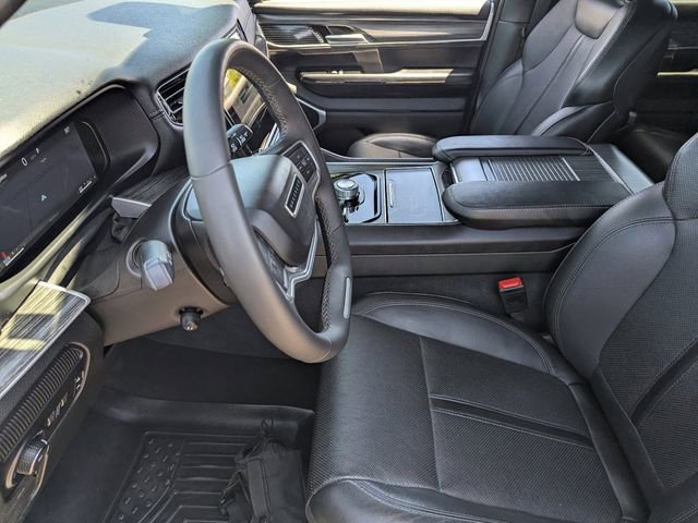 Used 2024 Jeep Wagoneer Series II w/ Flexible Seating Group AWD/4WD image 19