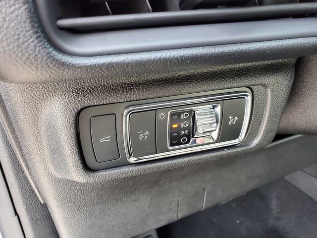 Used 2024 Lincoln Corsair Reserve w/ Equipment Group 201A AWD/4WD image 24