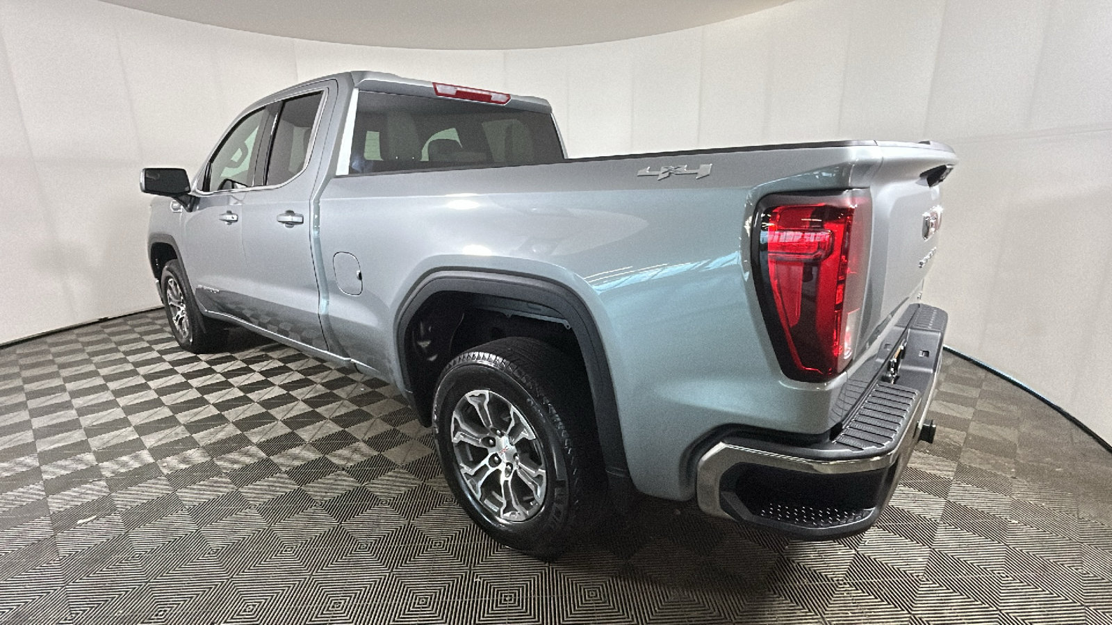 New 2026 GMC Sierra 1500 SLE AWD/4WD image 5