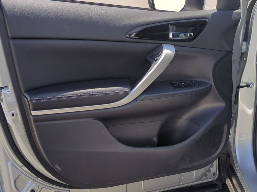 Used 2025 Mitsubishi Eclipse Cross SE AWD/4WD image 11