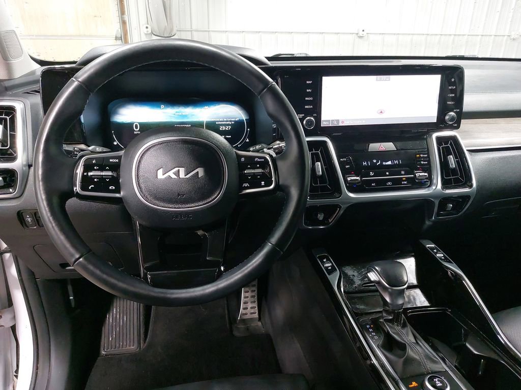 Used 2023 Kia Sorento SX Prestige image 16