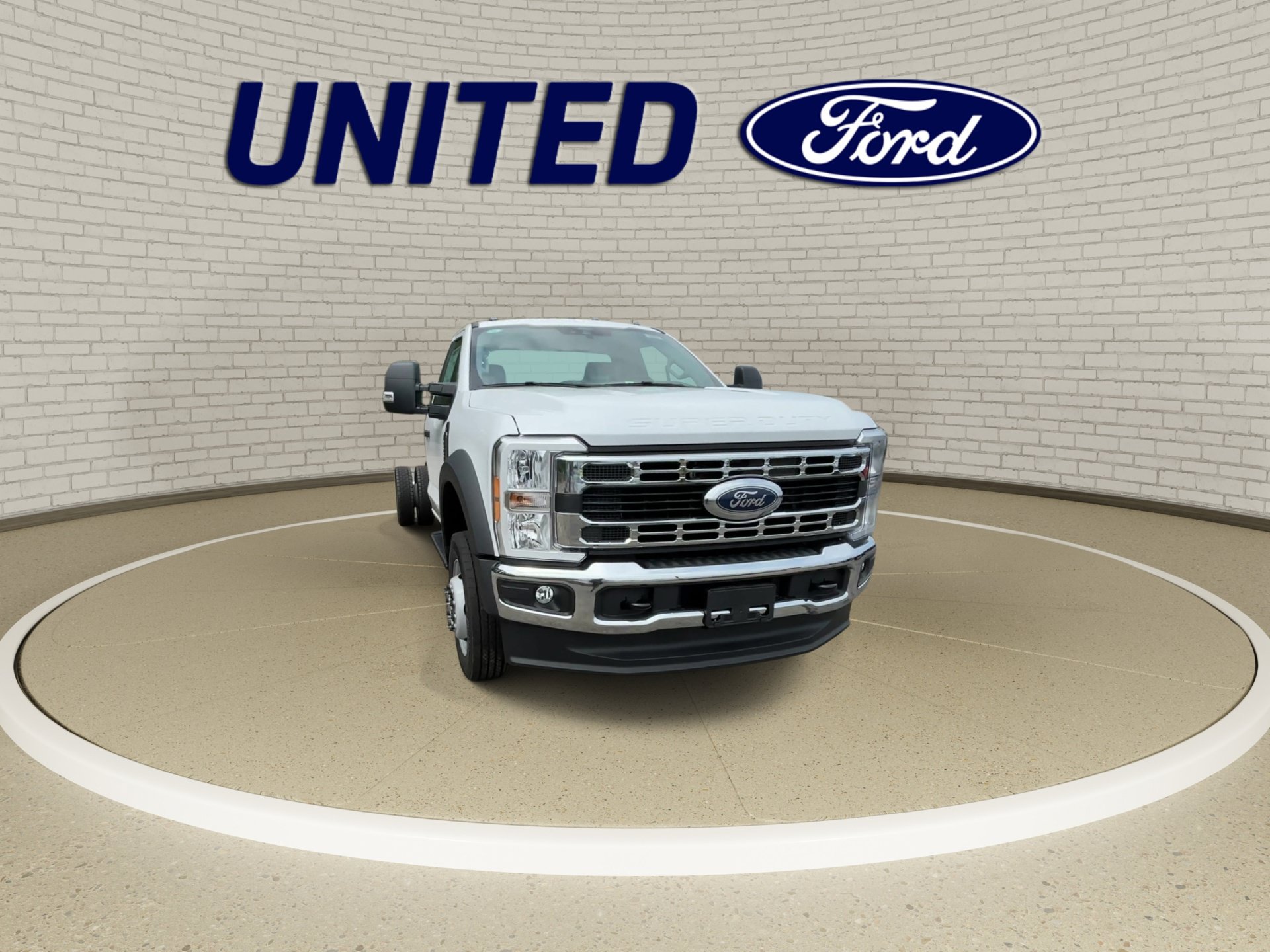 New 2026 Ford F550 2WD Regular Cab Super Duty image 3