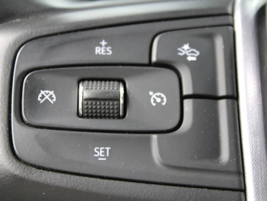 Used 2023 GMC Yukon XL SLT AWD/4WD image 50