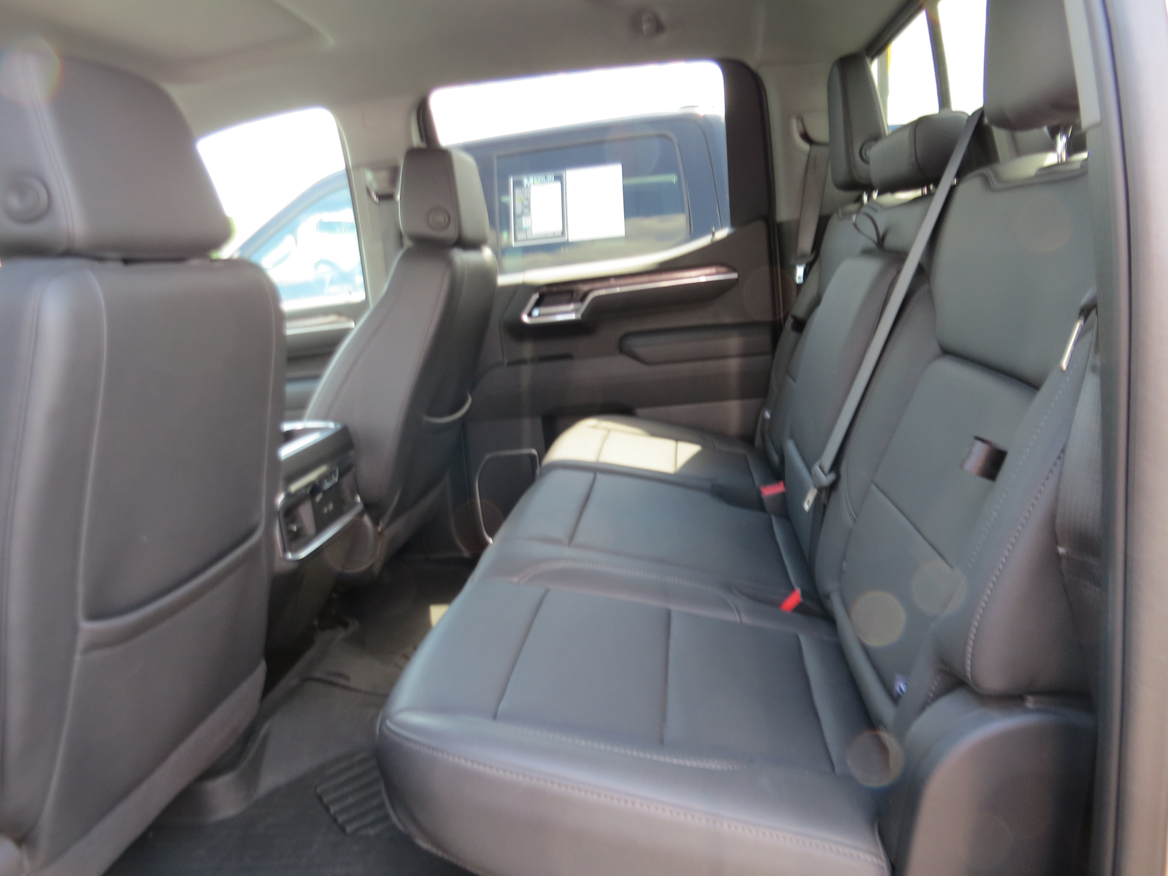 Used 2025 Chevrolet Silverado 1500 LTZ w/ Technology Package AWD/4WD image 12