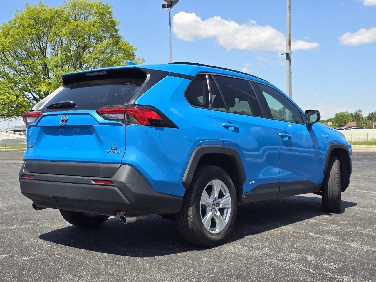 Used 2021 Toyota RAV4 LE AWD/4WD image 13